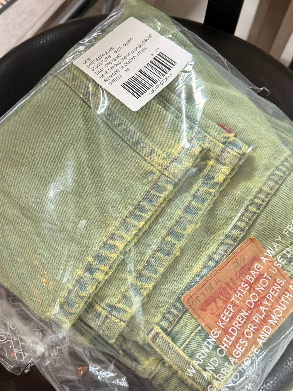 ReMade by UO Levi's Overduyed green loose Jeans - Picture 2 of 2